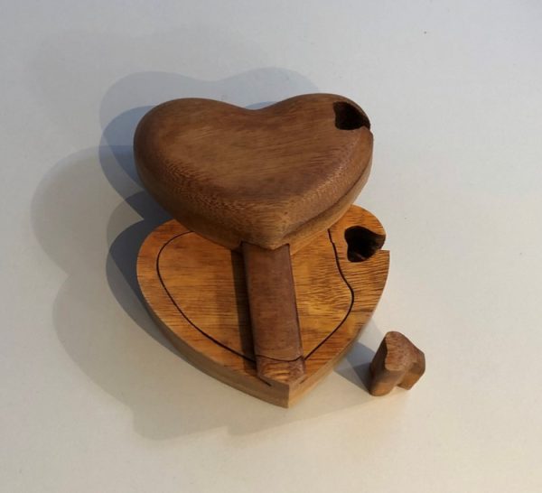 Heart puzzle gift box