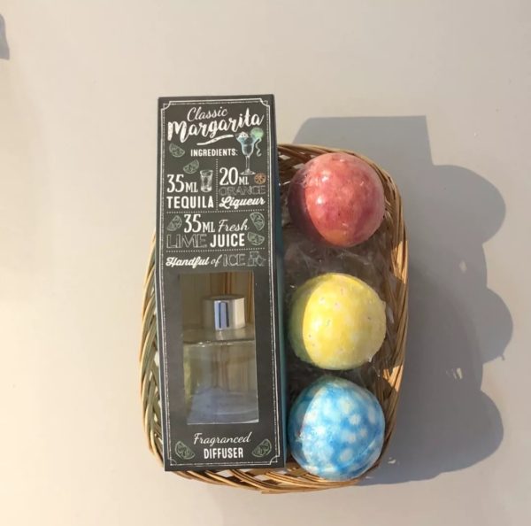 Margarita diffuser and bath bomb gift set