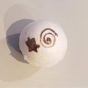 citrus oil gold swirl hand decorated luxury bath bomb