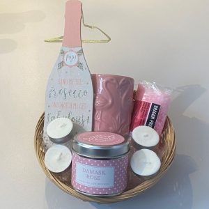Exclusive Con Amore gift basket. Flamingo oil burner, fragrance crystals, tea light candles, Sass and Belle sign and soy wax candle