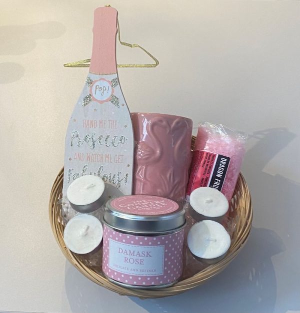 Exclusive Con Amore gift basket. Flamingo oil burner, fragrance crystals, tea light candles, Sass and Belle sign and soy wax candle