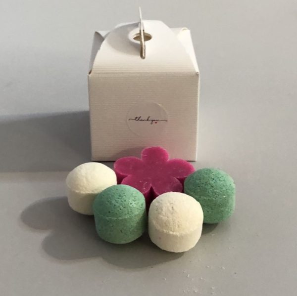 4 mini bath bombs and a mini soap in gift box