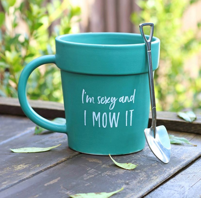 I'm sexy and I mow it novelty gardening themed mug with a spade tea spoon