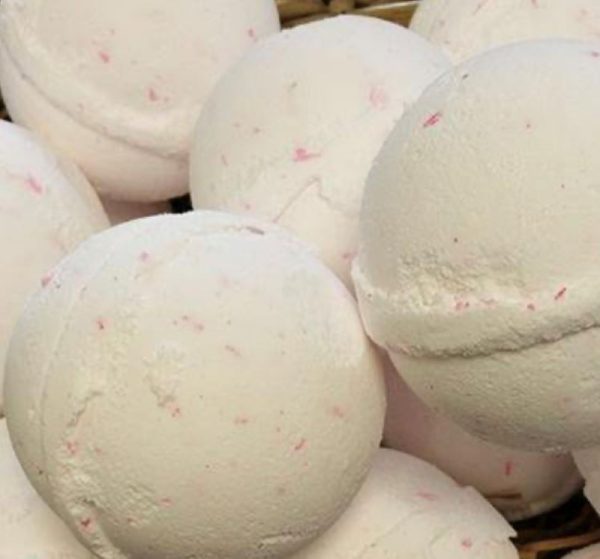 Handmade Shea butter bath bomb with an oriental musk fragrance